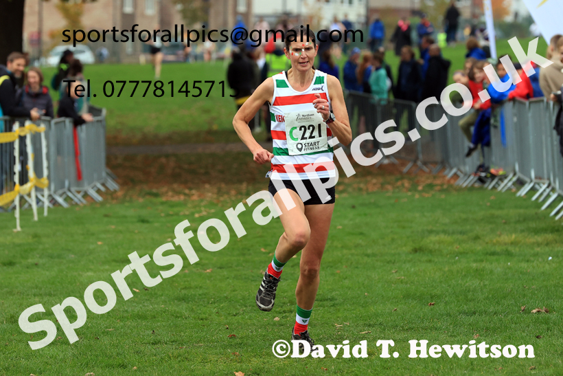 Senior Womens relay, 2025 Northern Cross Country Relays, Graves Park, Sheffield. Photo: David T. Hewitson/Sports for All Pics